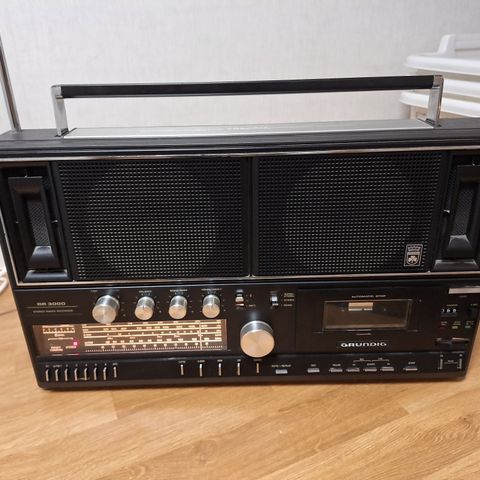 Grundig RR 3000 kassettradio.