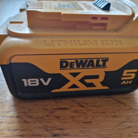 Dewalt batterii