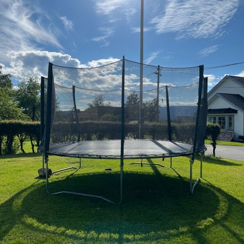 Trampoline