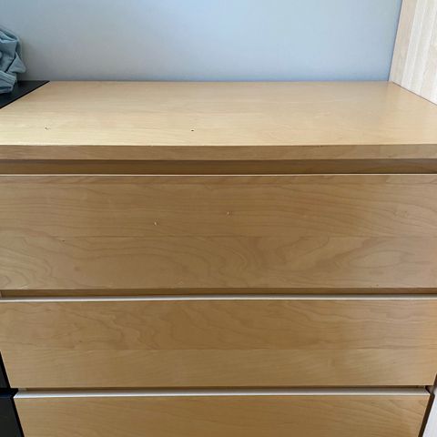 Malm kommode fra Ikea. Reservert.