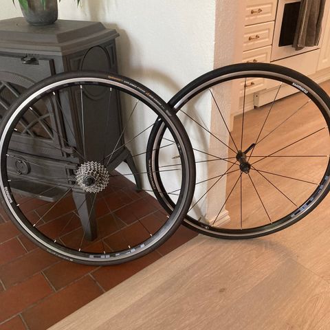 Shimano RS10 landeveishjul med dekk