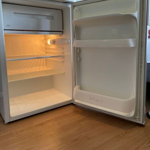 Lite kjøleskap med fryseboks