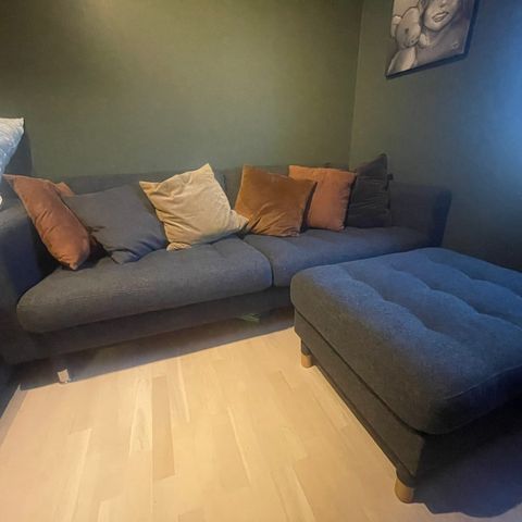 NY PRIS! 3 seter sofa med pall- mørkgrå, IKEA Landskrona