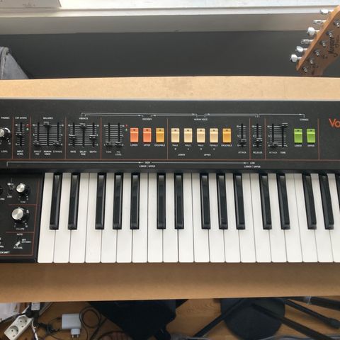 Behringer analog vocodersynth vc340