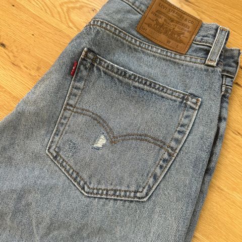 Levis 551 til herre, str 32-32