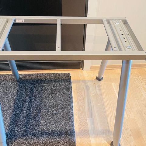 Height extendable table (60-90cm)