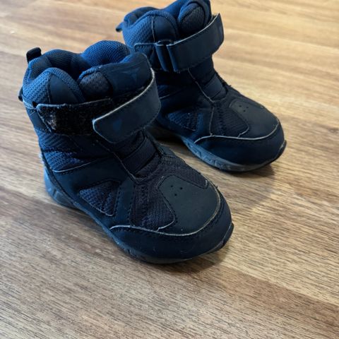 Treksta Goretex winter shoes for kids size 22