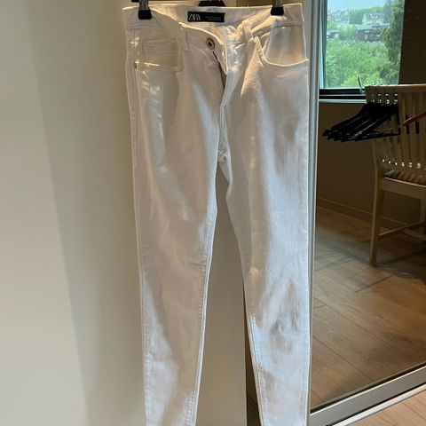 Fine hvite jeans fra zara
