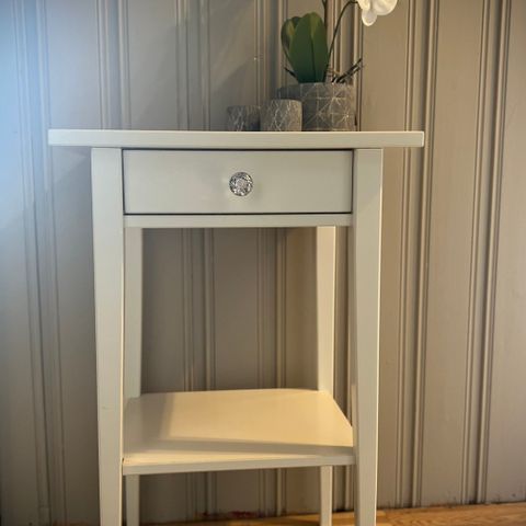 Hemnes nattbord