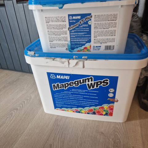 Mapei primer VT plus og mapegum WPS