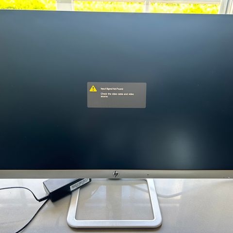 HP 24er PC-skjerm (4 stk, enkeltvis eller samlet)