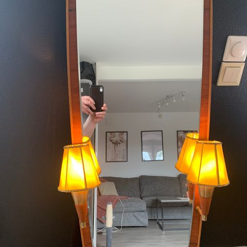 Retro teak speil med lampetter og messing detaljer. selges kroner 1500