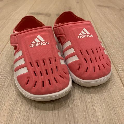 Adidas sko