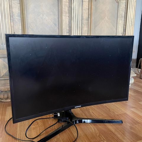 Samsung 27" LED Curved C27F396, gaming skjerm.