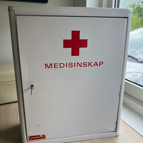 Retro medisinskap