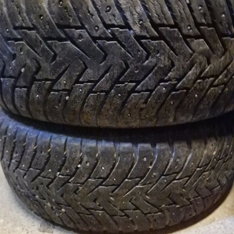 245/65R17 nokian piggdekk