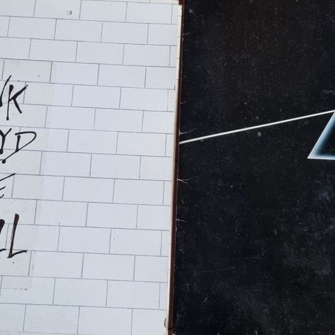 PINK FLOYD: The Dark Side of the Moon og The Wall