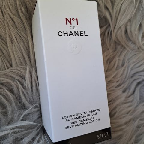 Chanel -Red Camellia Revitalizing Lotion