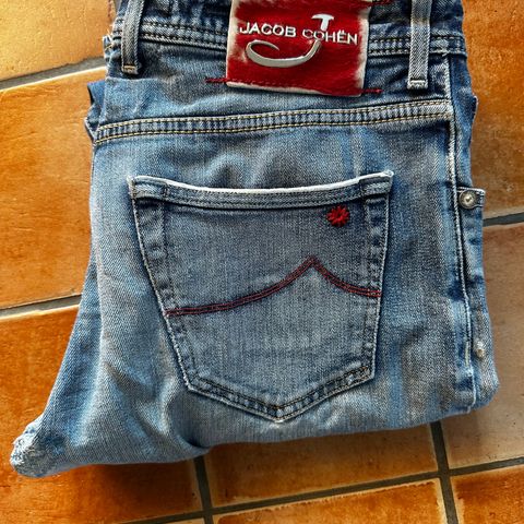 Jacob Cohen 31» LIMITED 48/688