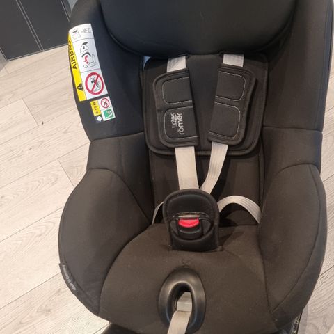 Britax Swingfix M i-Size