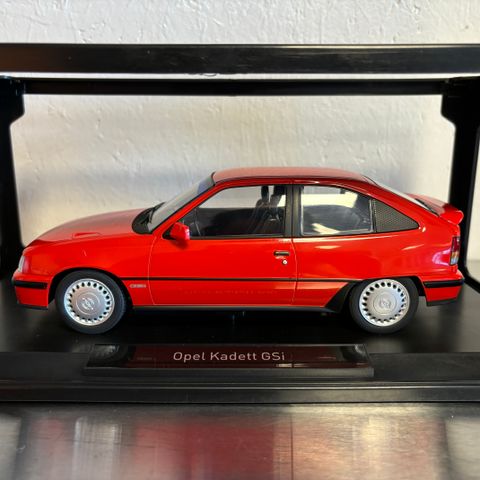 1:18 Opel Kadett fra Norev selges