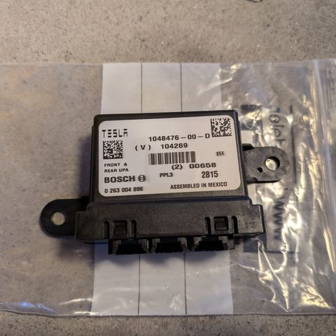 Park Assist ECU Tesla Model S [1048476-00-D]