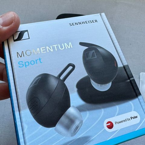 Tester vinner Sennheiser MOMENTUM Sport Garanti til MAI 2025