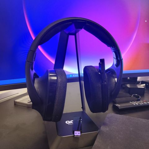 Logitech g533 selges da jeg har kjøpt nytt headset