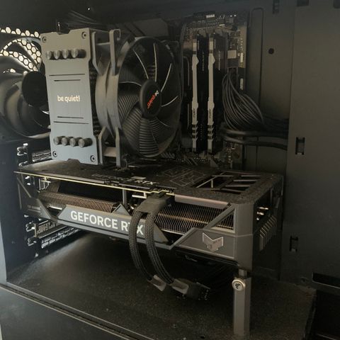 Kraftig gaming pc med 4070 ti super selges!