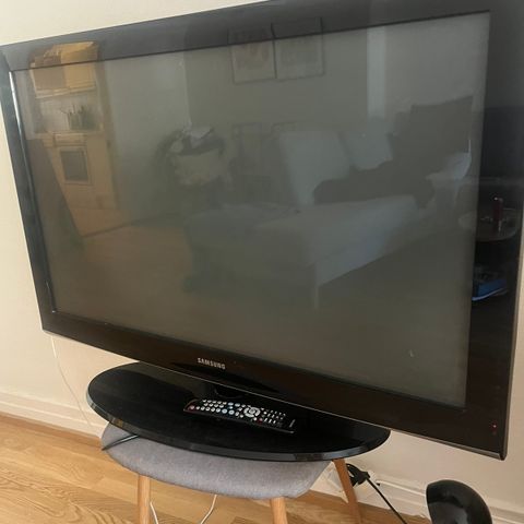 42 tommer plasma TV