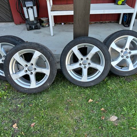 4 Continental sommerdekk  225/45 R17 på  Audi felger