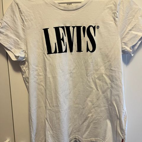 Levis t-skjorte