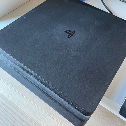 PlayStation 4 slim