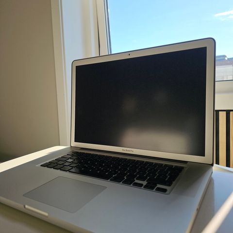 Macbook Pro 15" - Core i7 - Mid 2010