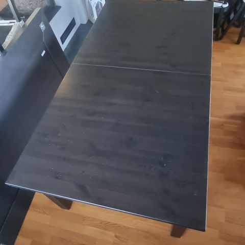 Brukt IKEA Stornes spisebord med 10 stoler