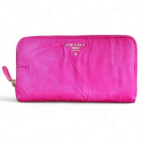 Prada Milano rosa lang ziparound lommebok m/gull detalj i skinn & nylon