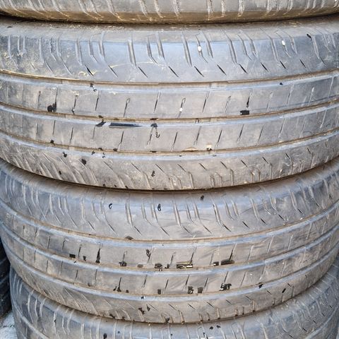 215/65R16 C sommerdekk