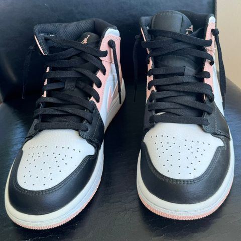 Air Jordan 1 mid Crimson Tint sneakers