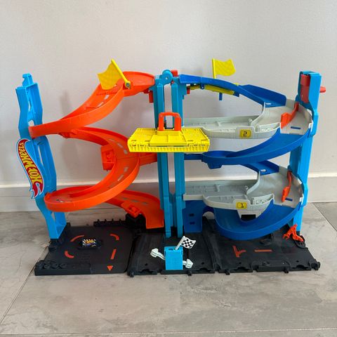 Hot Wheels 2-1 Race Tower - bilbane