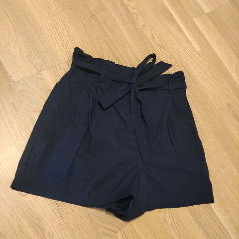Zara shorts str. S (lite brukt)