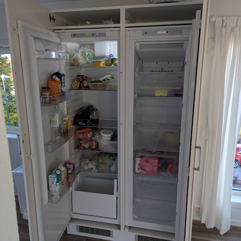 Kjøleskap og fryseskap integrert