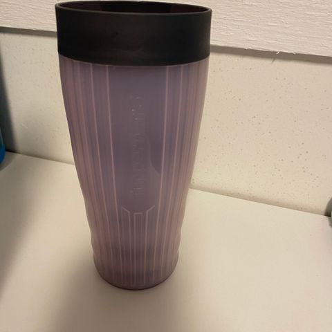 Ny rosa Tupperware drikkekopp/kaffekopp