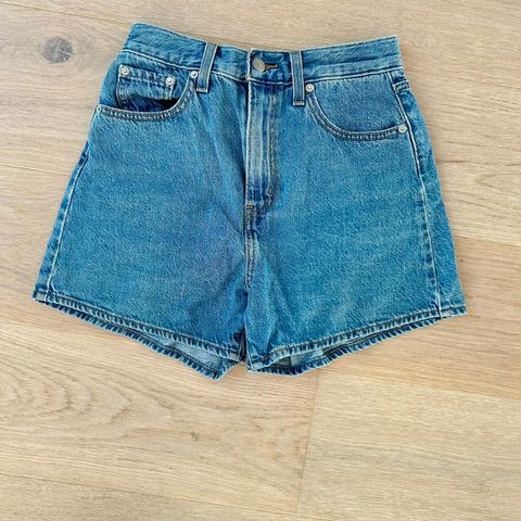 Levis High Loose Shorts str 25