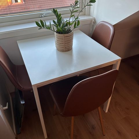 Melltorp bord fra ikea