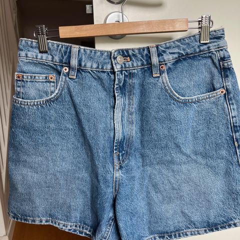 Denim shorts fra Zara