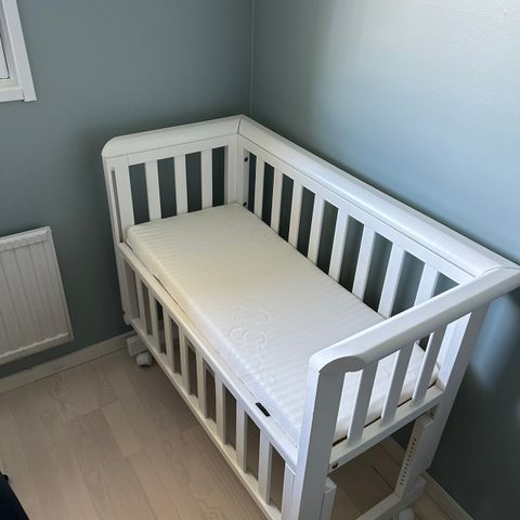 Troll Bedside Crib