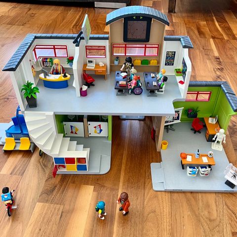 Playmobil skole NY PRIS