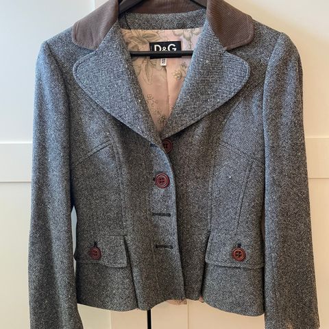 Ubrukt Dolce & Gabbana ullblazer italiensk str 42 (36)