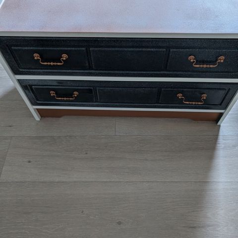 Small cabinet 2 drawers