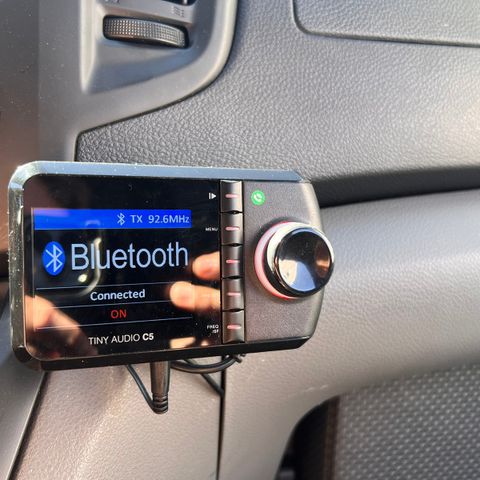 Tiny audio c5 DAB bilstereo